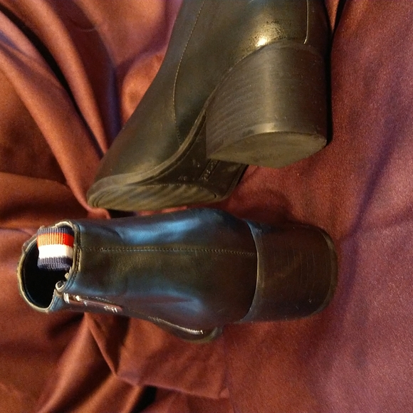 Tommy Hilfiger Ankle boots - Picture 3 of 3